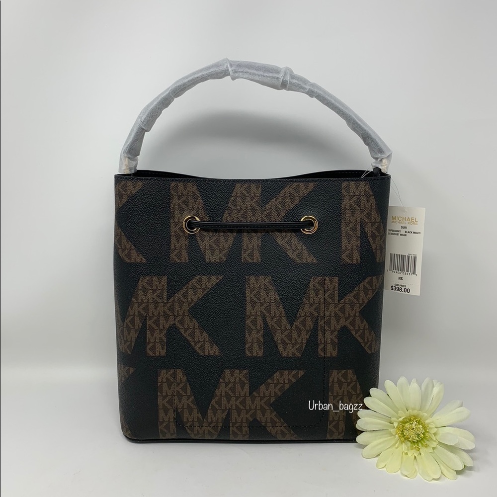 Michael Kors Suri LG Bucket Messenger - Picture 2 of 10